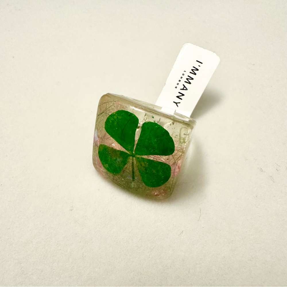 I'MMANY Clover Ring NWT